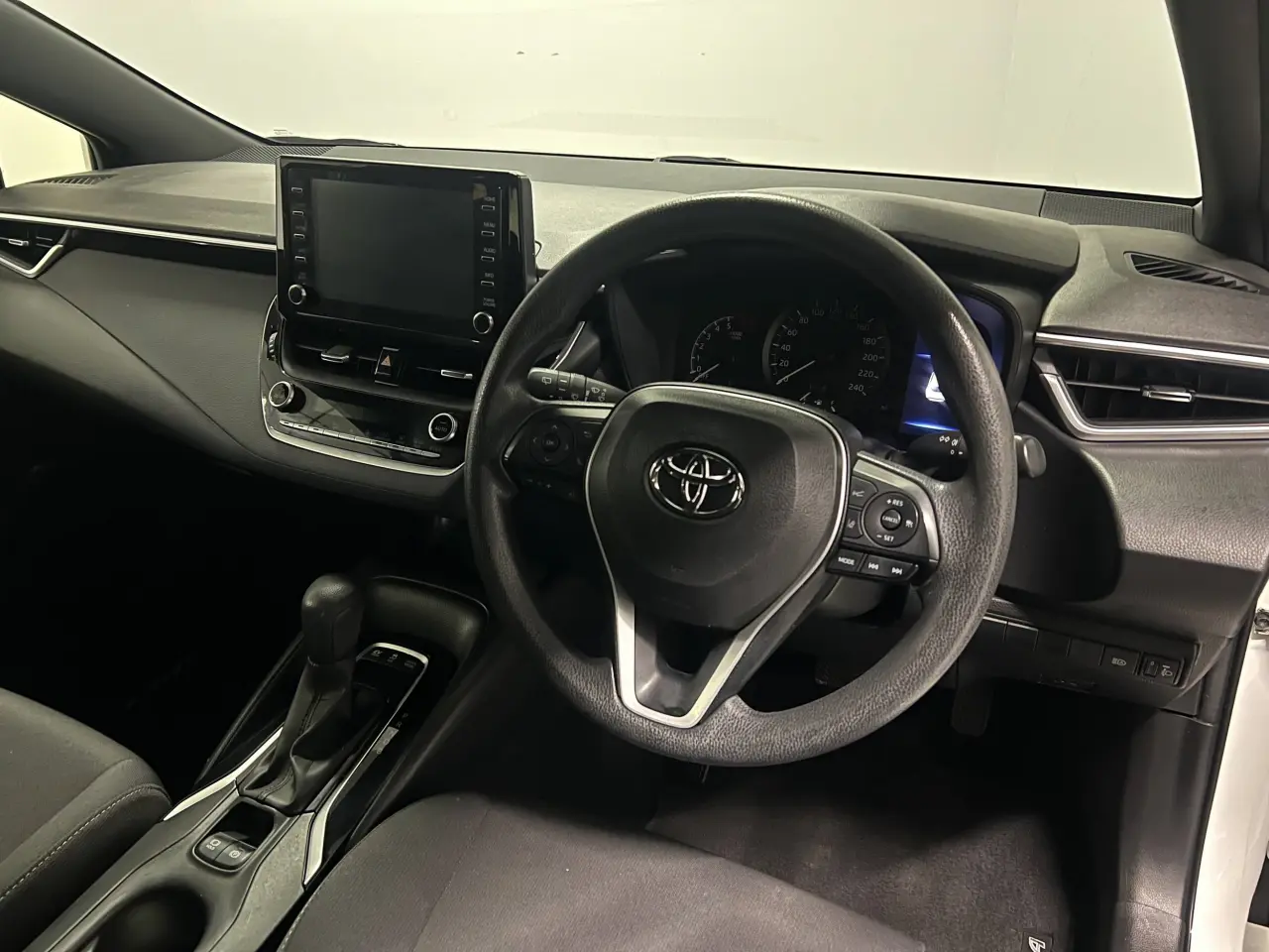 2021 TOYOTA COROLLA Gallery Image 10