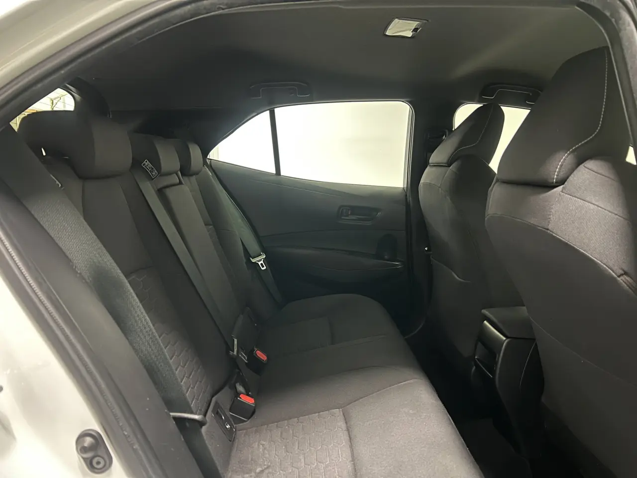 2021 TOYOTA COROLLA Gallery Image 11
