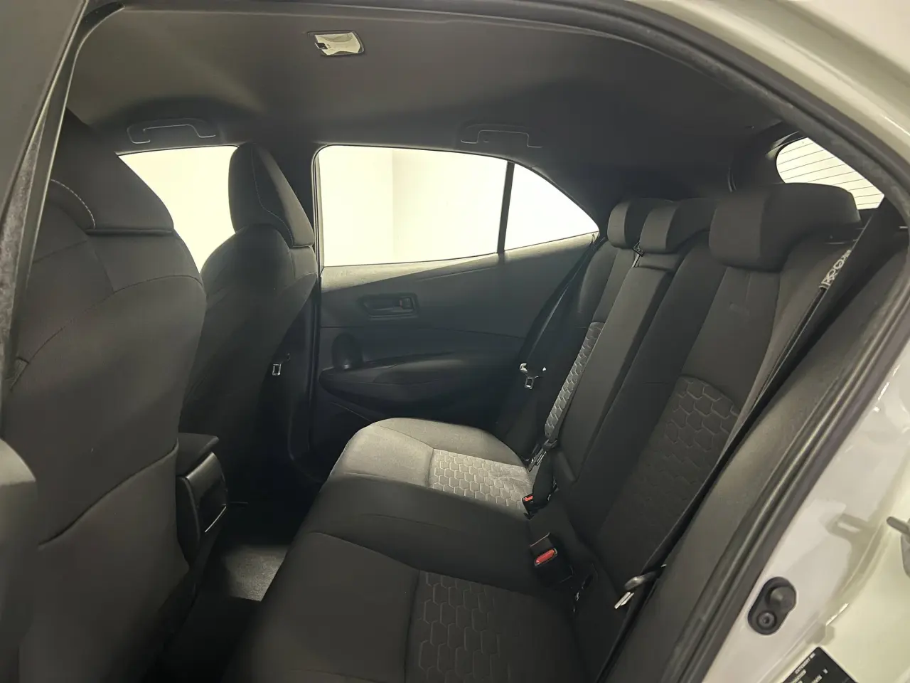 2021 TOYOTA COROLLA Gallery Image 13
