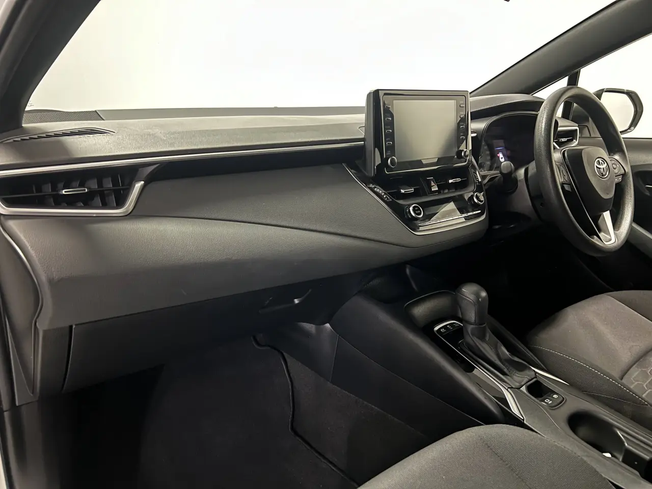 2021 TOYOTA COROLLA Gallery Image 14
