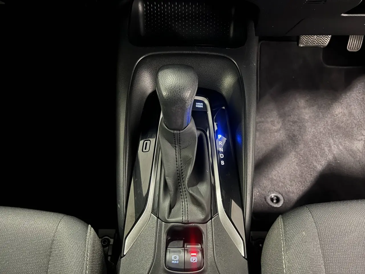 2021 TOYOTA COROLLA Gallery Image 19