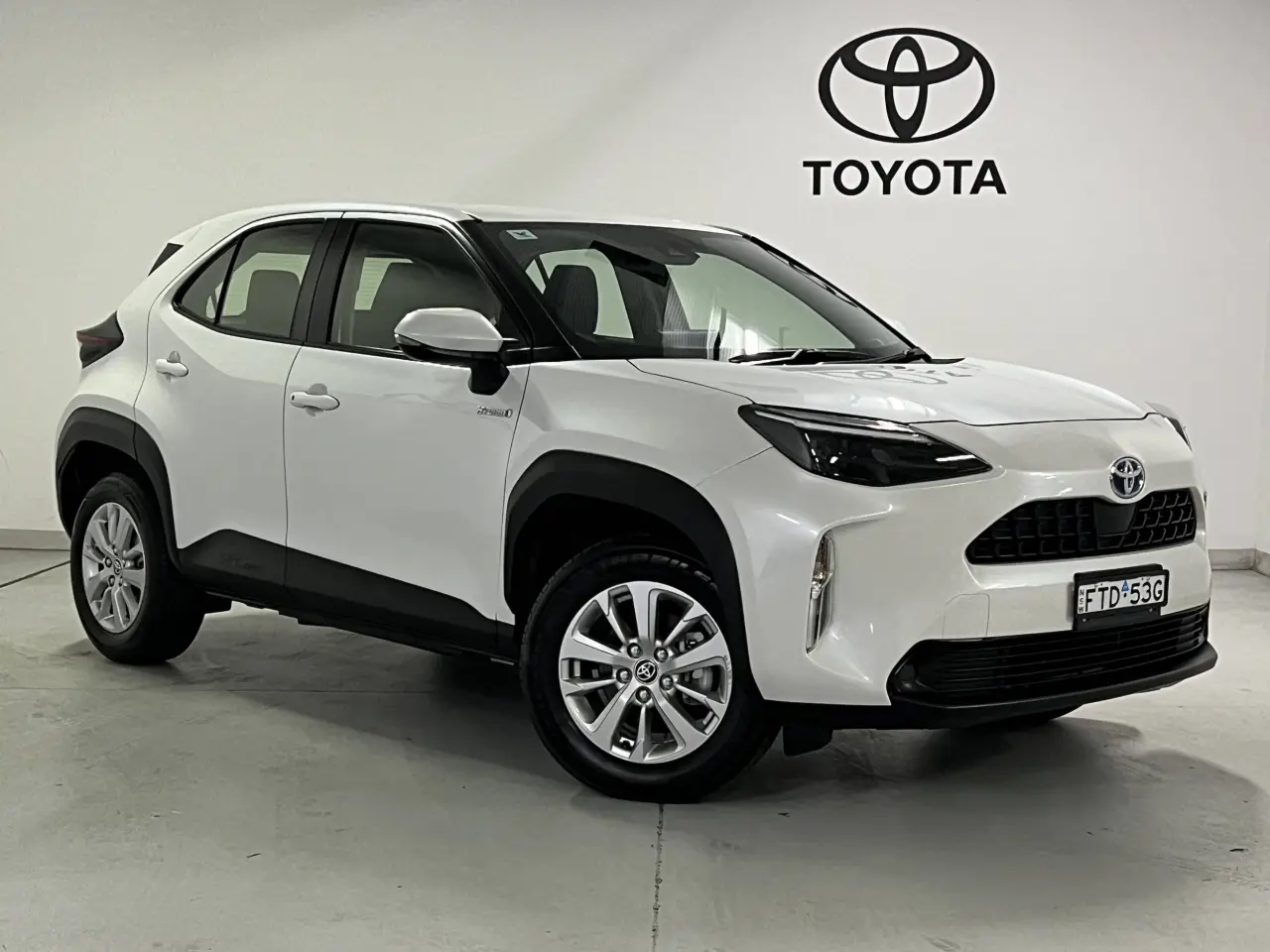 2022 TOYOTA YARIS CROSS HYBRID Gallery Image 1