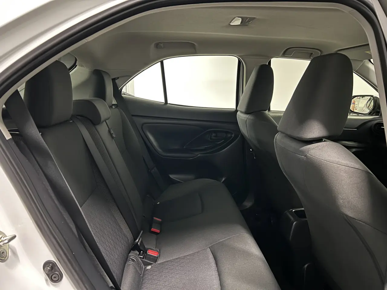 2022 TOYOTA YARIS CROSS HYBRID Gallery Image 11