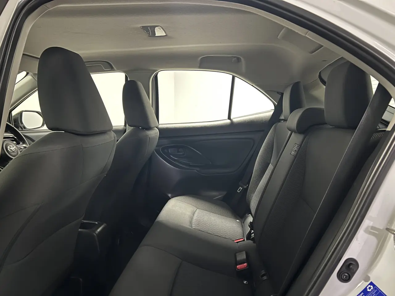 2022 TOYOTA YARIS CROSS HYBRID Gallery Image 13