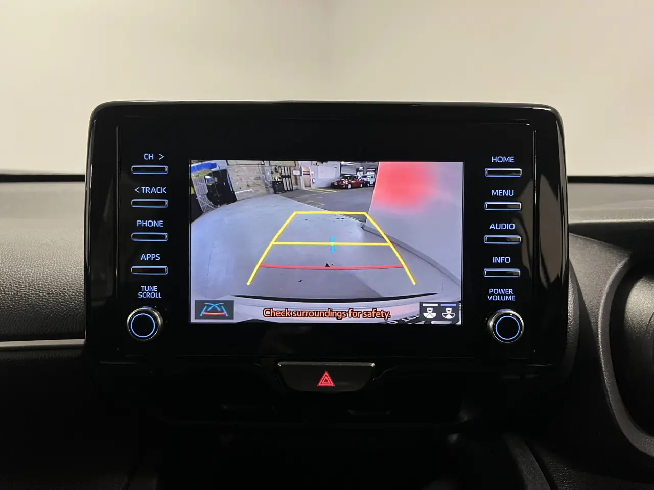 2022 TOYOTA YARIS CROSS HYBRID Gallery Image 18