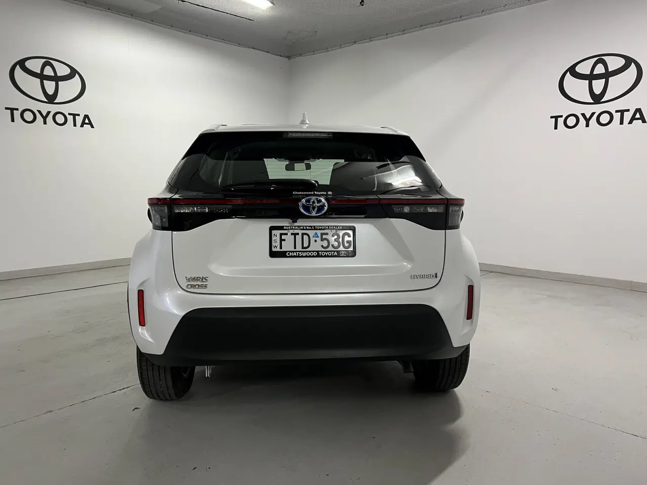 2022 TOYOTA YARIS CROSS HYBRID Gallery Image 6