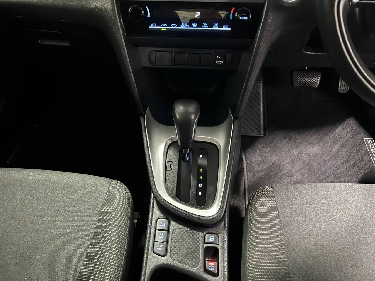 2023 TOYOTA YARIS CROSS HYBRID Gallery Image 19