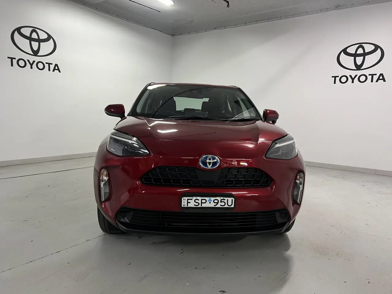 2023 TOYOTA YARIS CROSS HYBRID Gallery Image 2