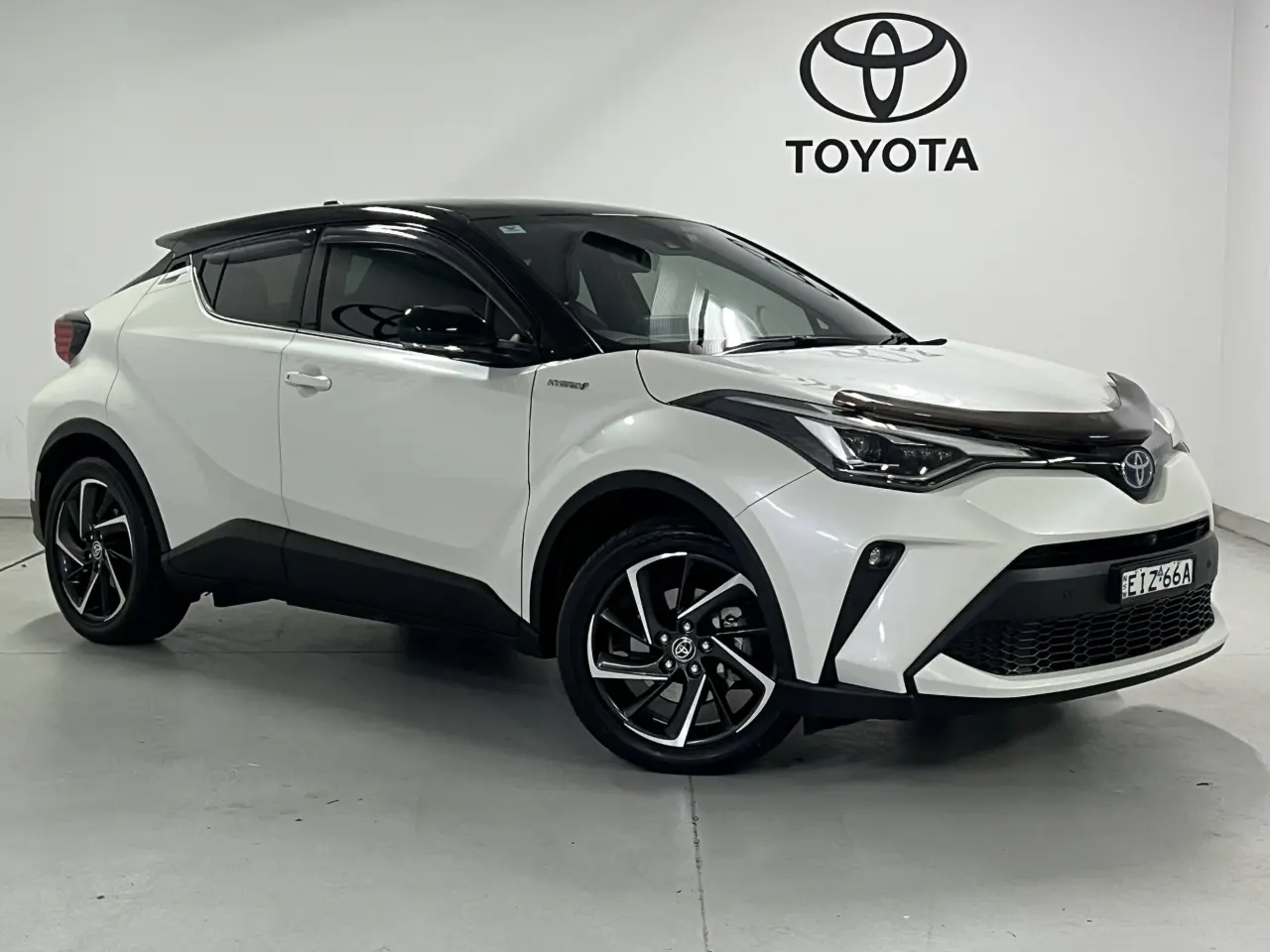 2020 TOYOTA C-HR HYBRID Gallery Image 1