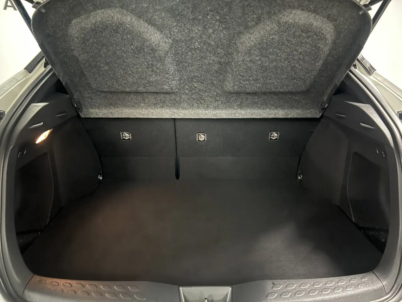 2020 TOYOTA C-HR HYBRID Gallery Image 12