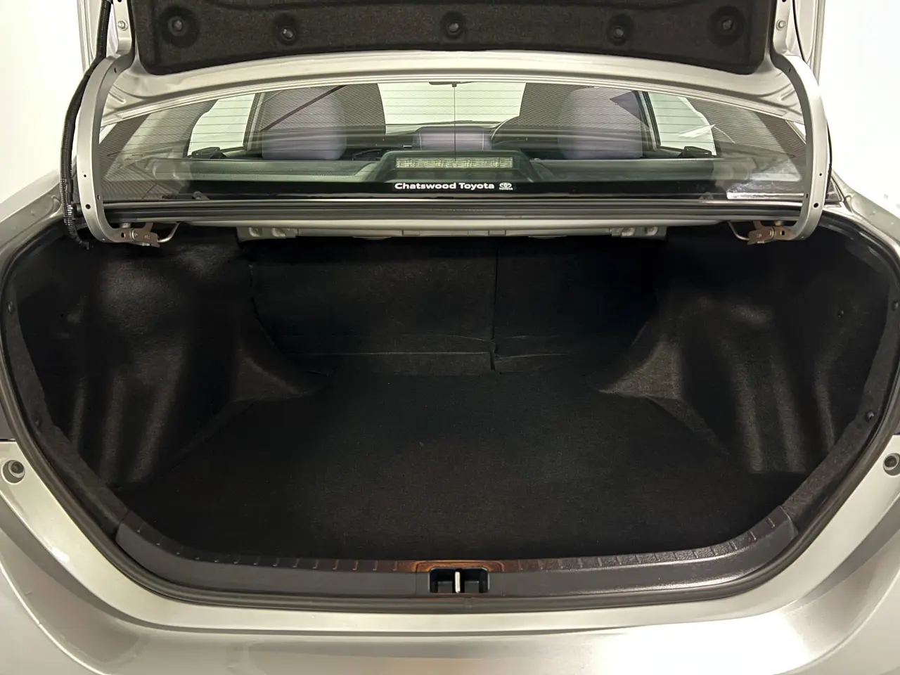 2017 TOYOTA COROLLA Gallery Image 12