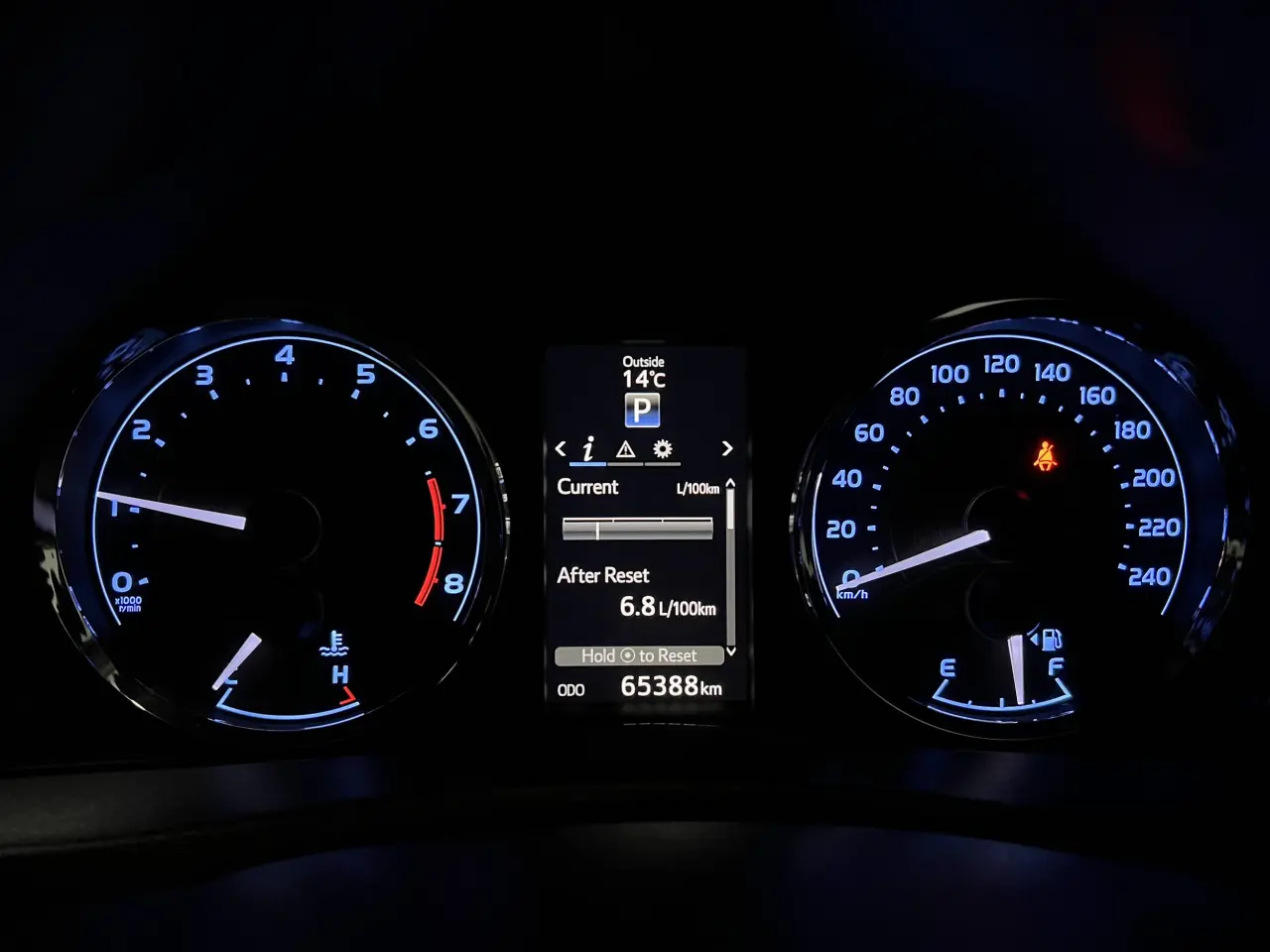 2017 TOYOTA COROLLA Gallery Image 17