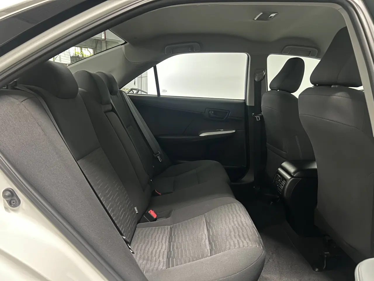 2017 TOYOTA CAMRY Gallery Image 11