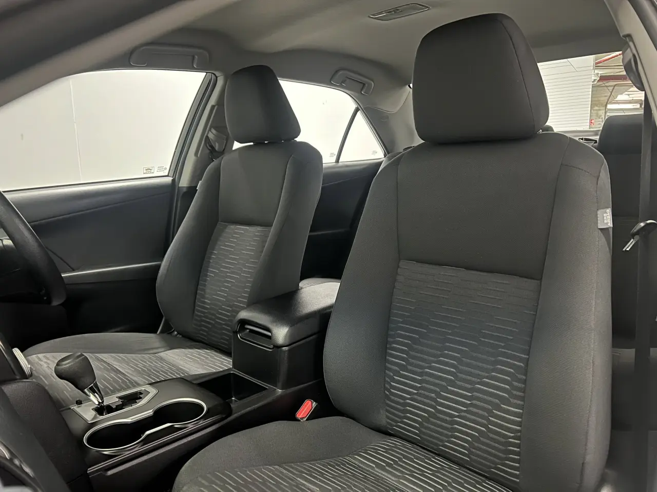 2017 TOYOTA CAMRY Gallery Image 15