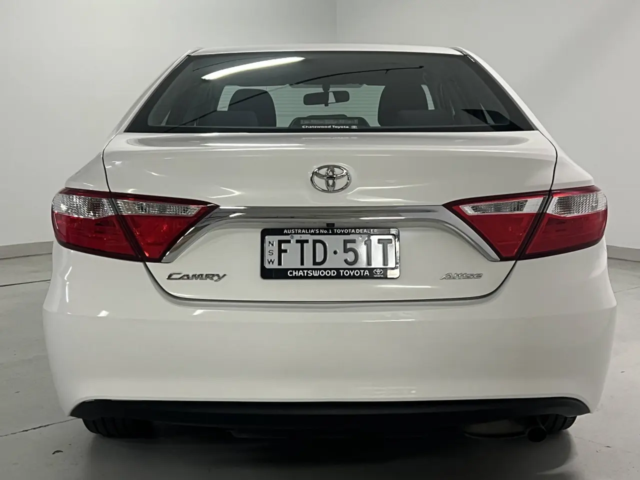 2017 TOYOTA CAMRY Gallery Image 7