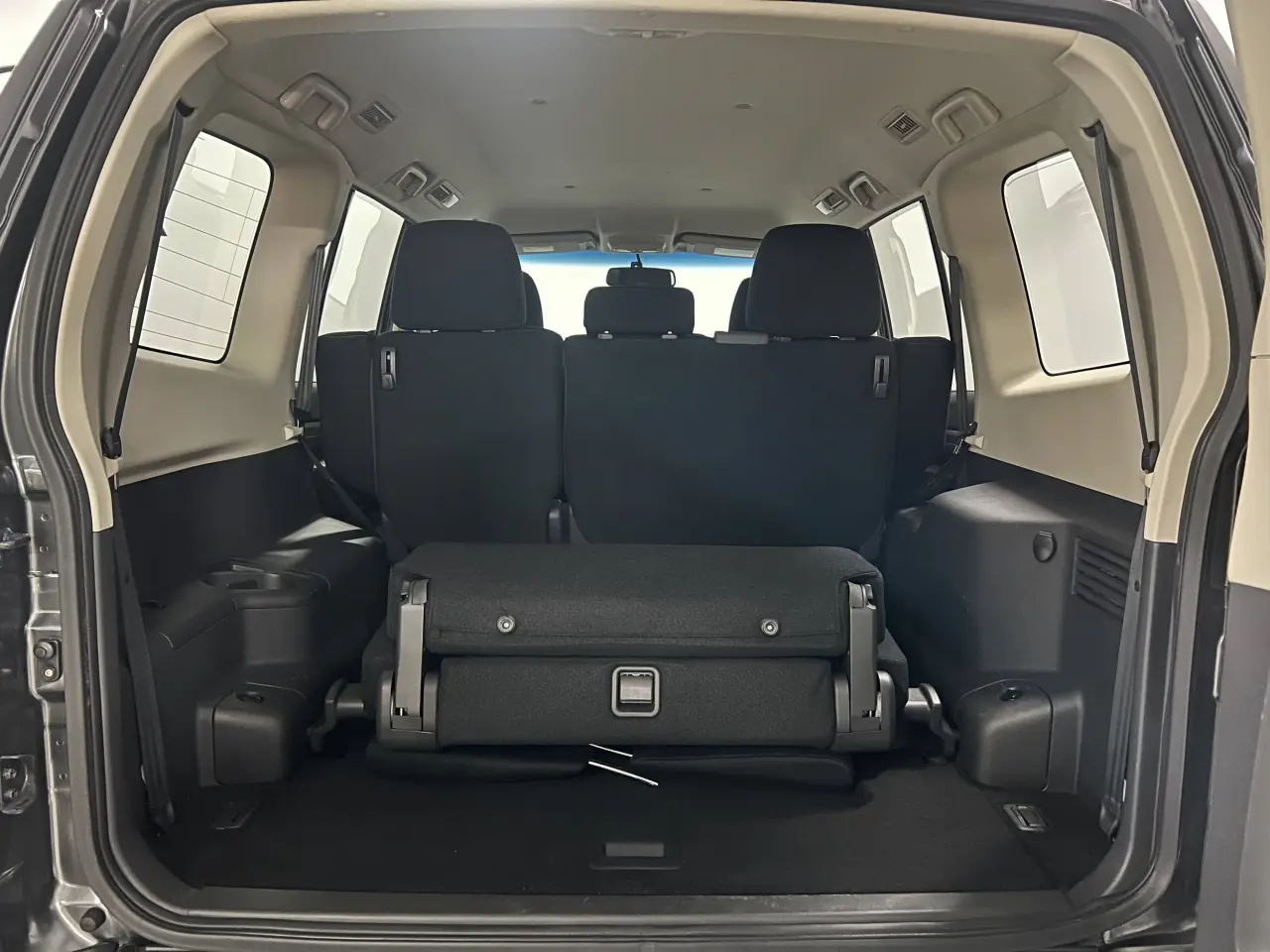 2020 MITSUBISHI PAJERO Gallery Image 12