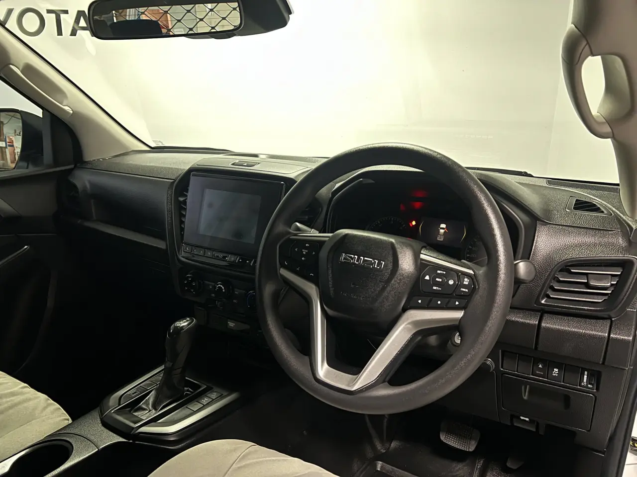 2020 ISUZU D-MAX Gallery Image 10