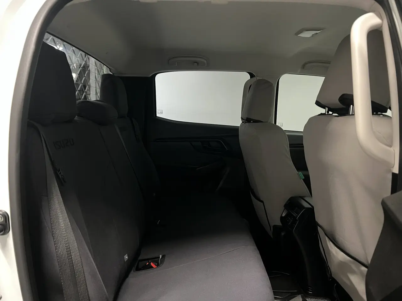 2020 ISUZU D-MAX Gallery Image 11