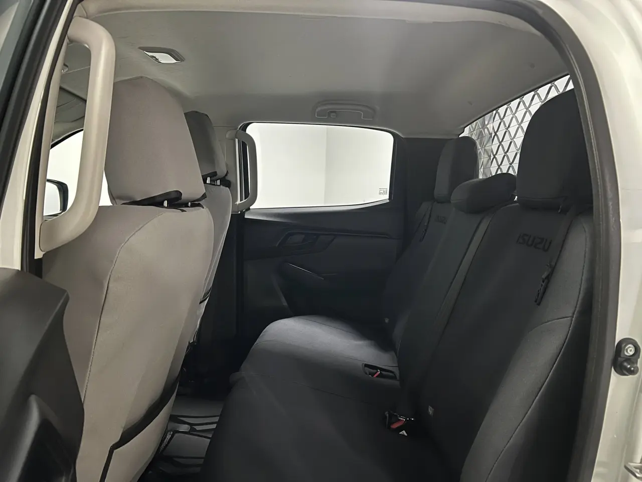 2020 ISUZU D-MAX Gallery Image 13