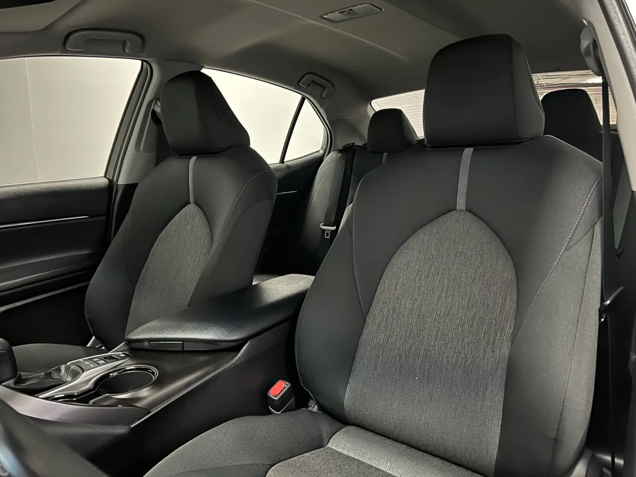 2022 TOYOTA CAMRY HYBRID Gallery Image 14