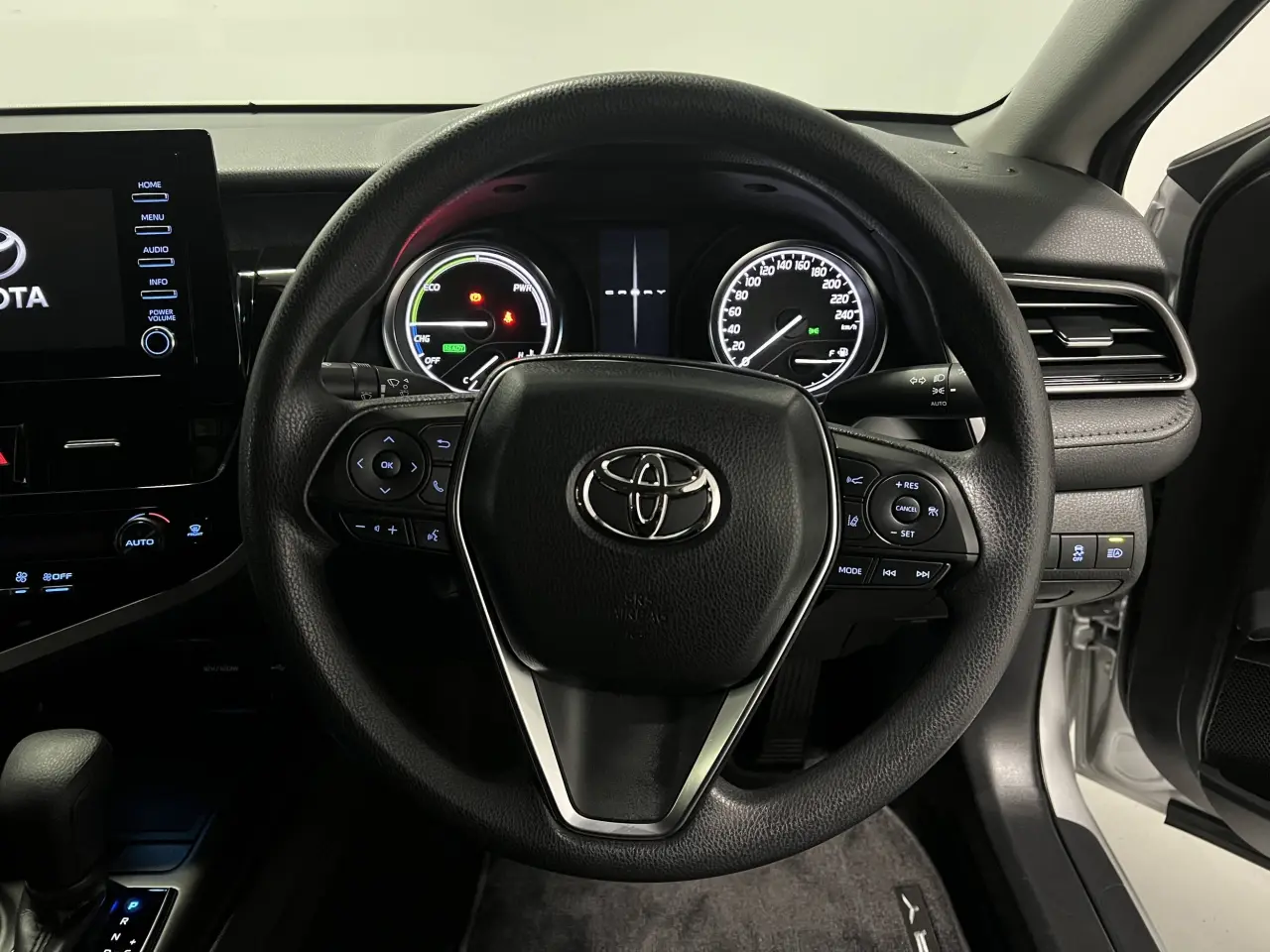 2022 TOYOTA CAMRY HYBRID Gallery Image 15