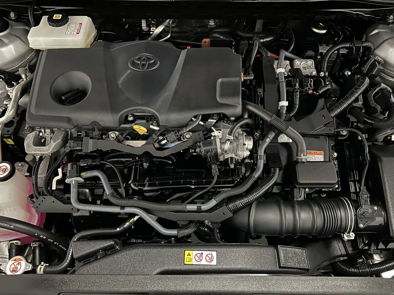 2022 TOYOTA CAMRY HYBRID Gallery Image 19