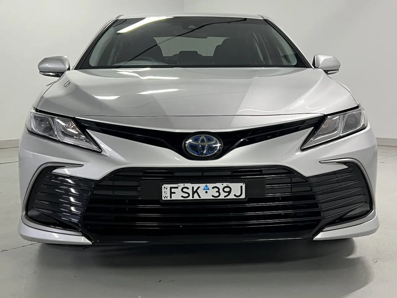 2022 TOYOTA CAMRY HYBRID Gallery Image 3