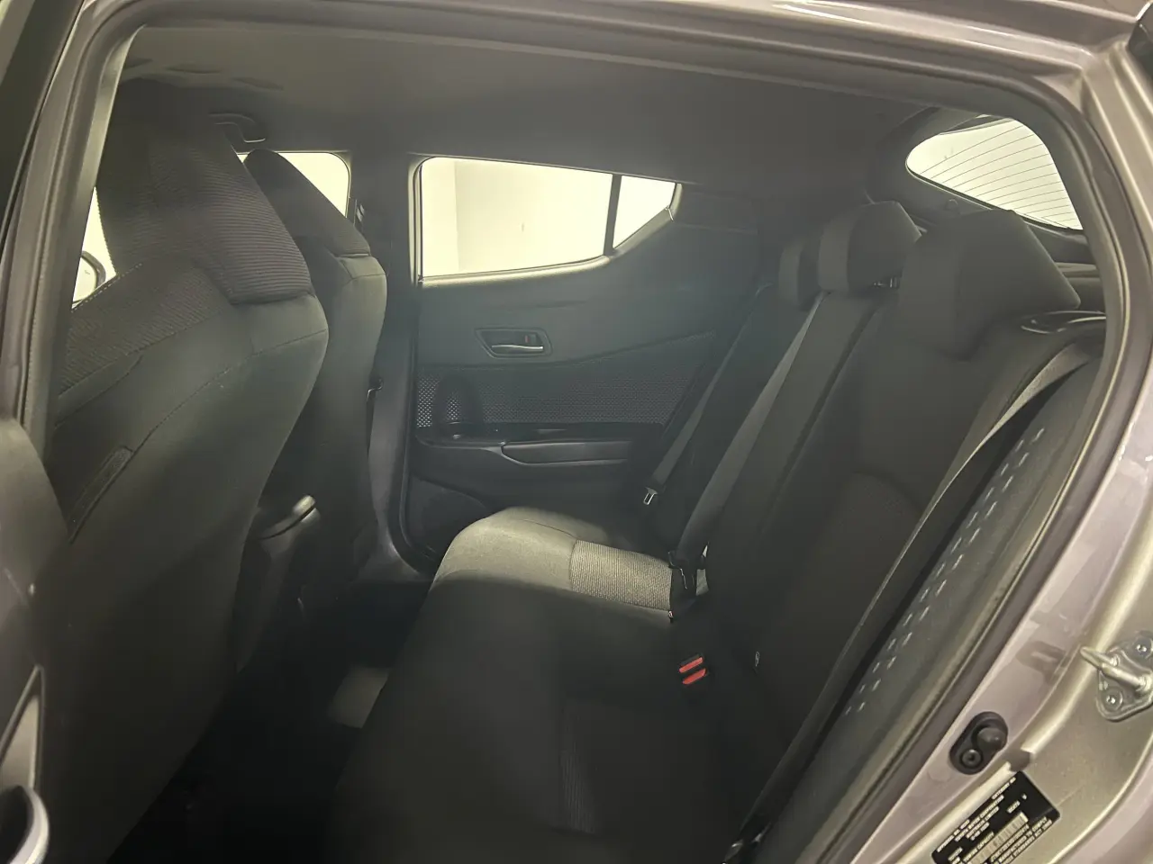2017 TOYOTA C-HR Gallery Image 13