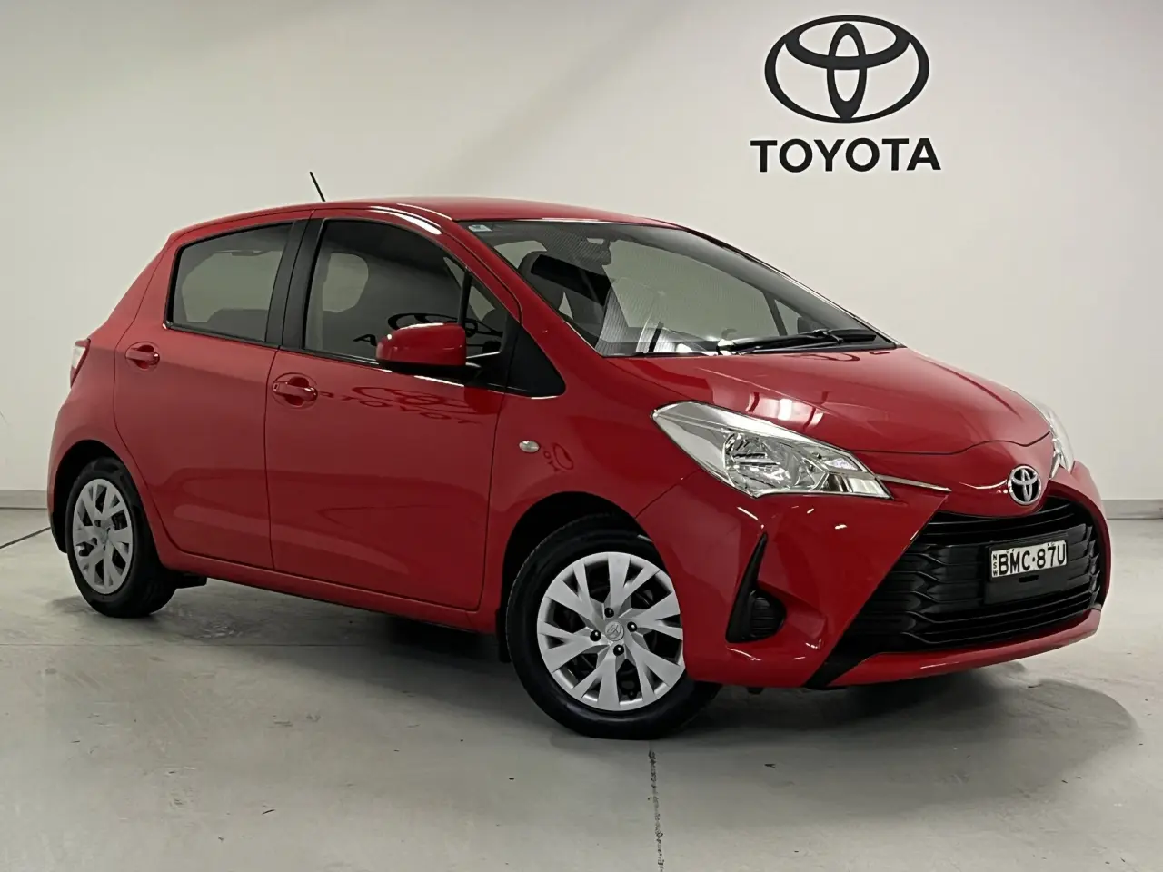 2017 TOYOTA YARIS Gallery Image 1