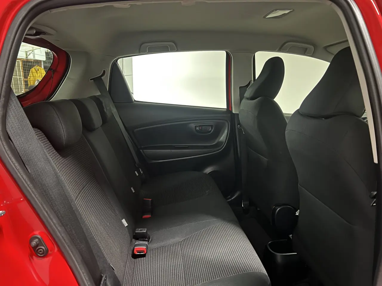2017 TOYOTA YARIS Gallery Image 11