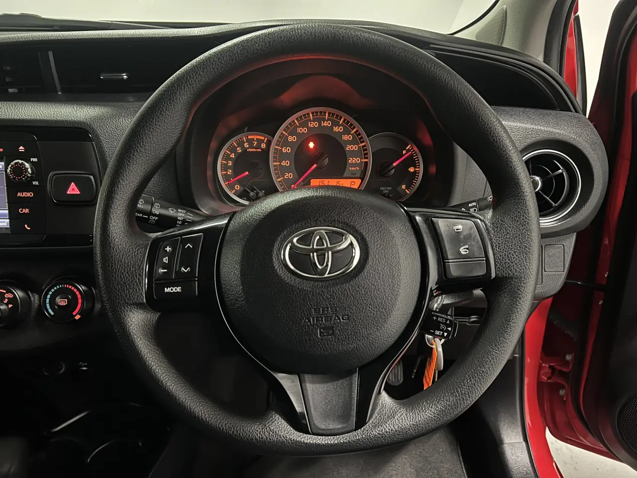 2017 TOYOTA YARIS Gallery Image 16