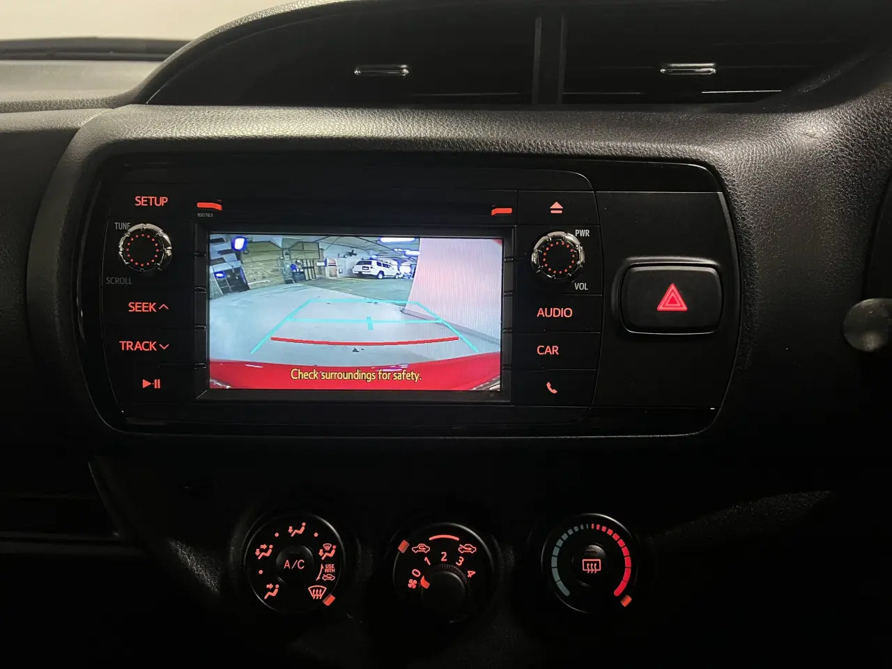 2017 TOYOTA YARIS Gallery Image 18