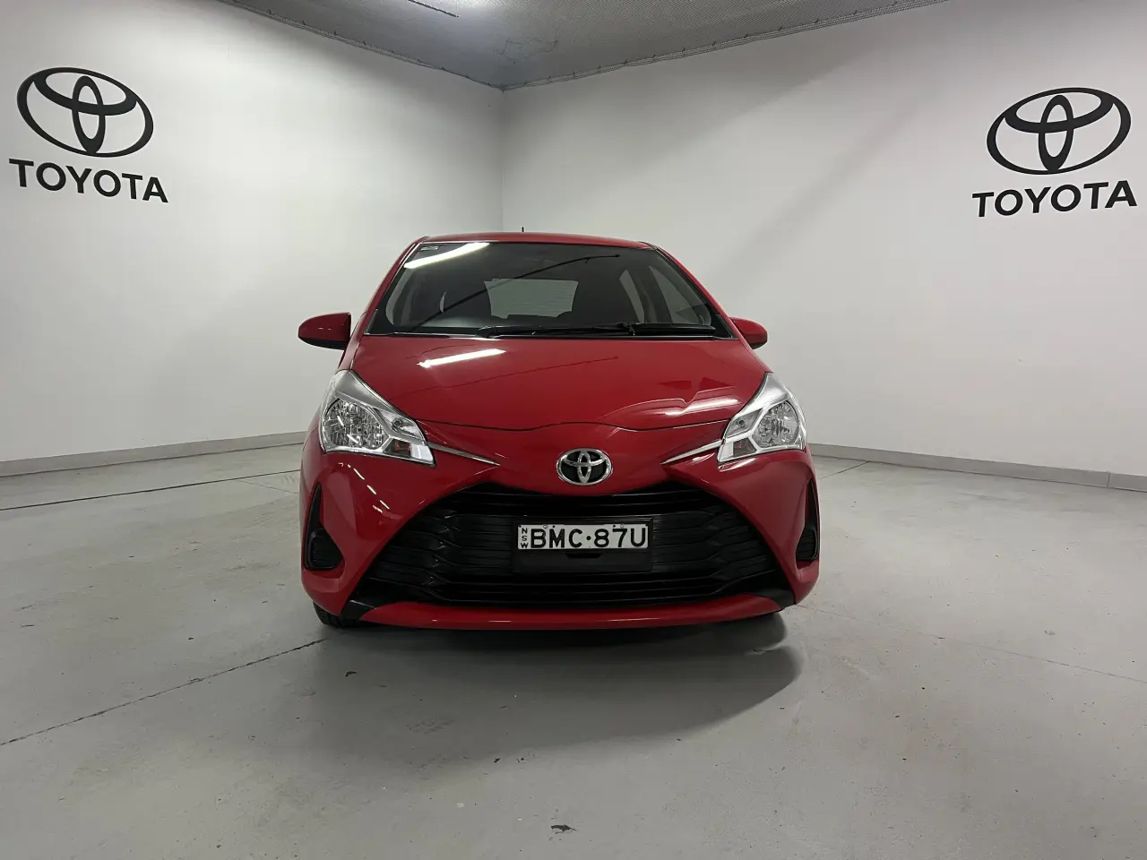 2017 TOYOTA YARIS Gallery Image 2