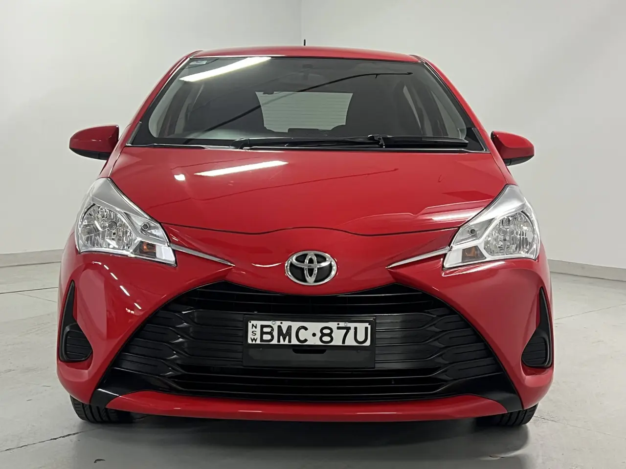 2017 TOYOTA YARIS Gallery Image 3
