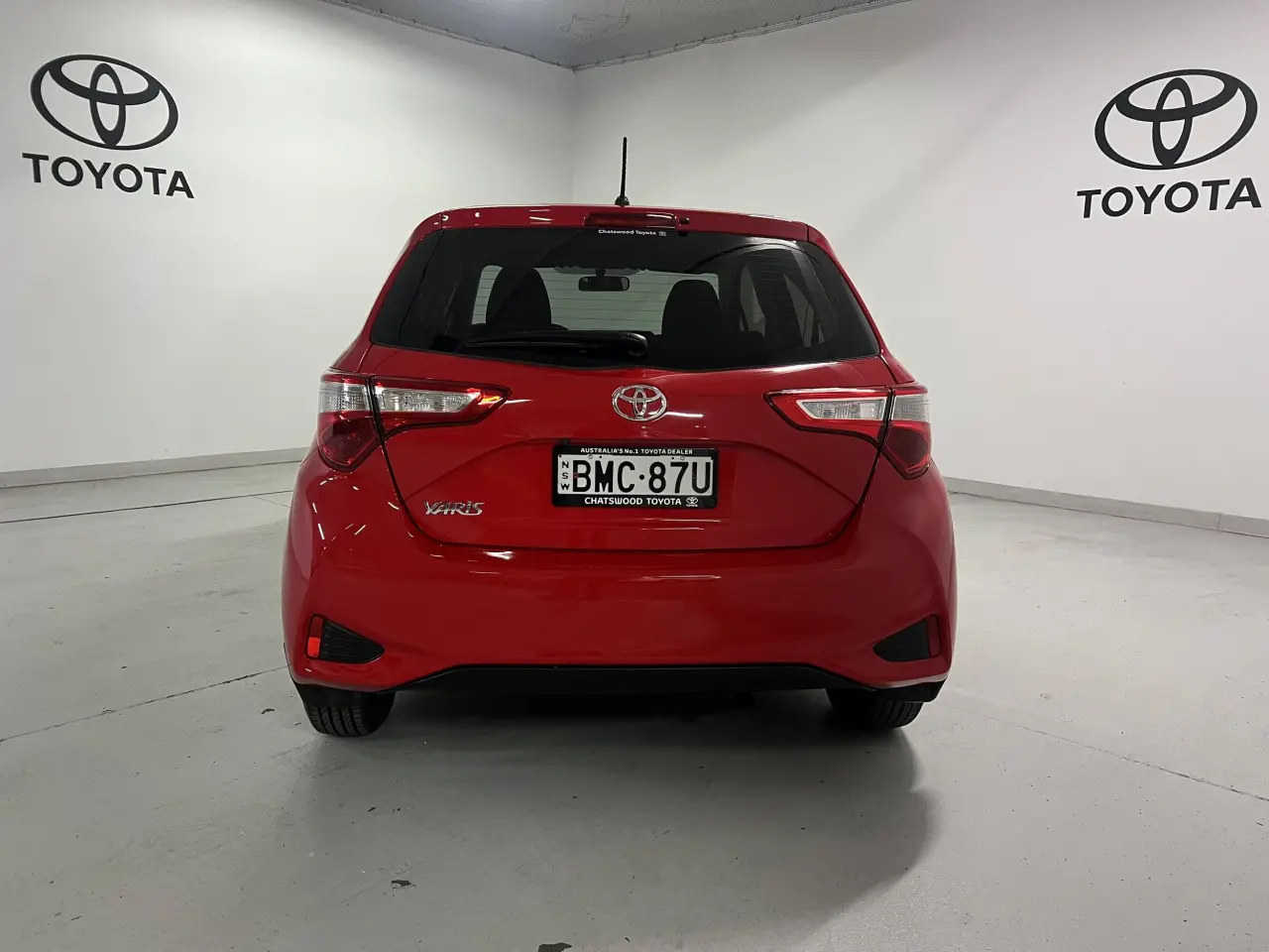 2017 TOYOTA YARIS Gallery Image 6