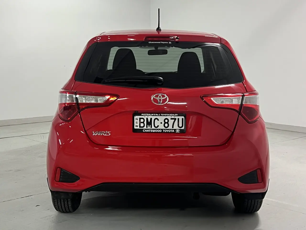 2017 TOYOTA YARIS Gallery Image 7