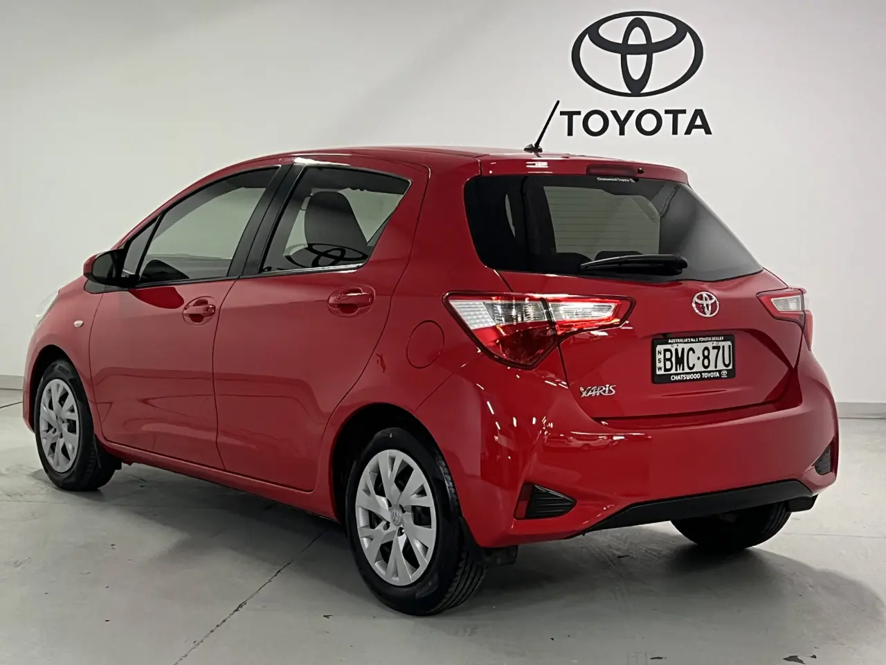 2017 TOYOTA YARIS Gallery Image 8