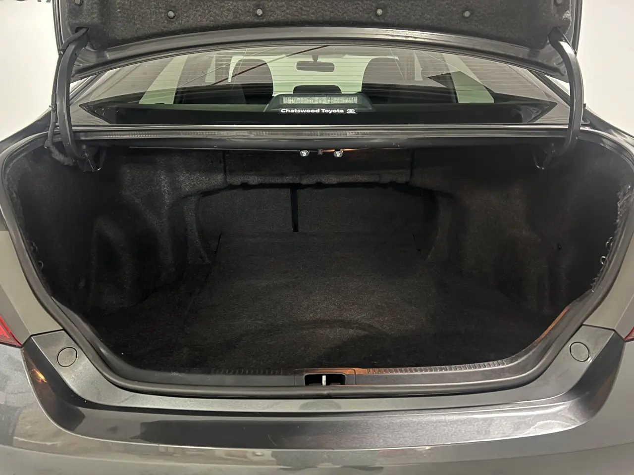 2016 TOYOTA CAMRY Gallery Image 12