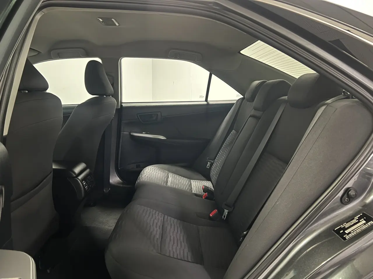 2016 TOYOTA CAMRY Gallery Image 13