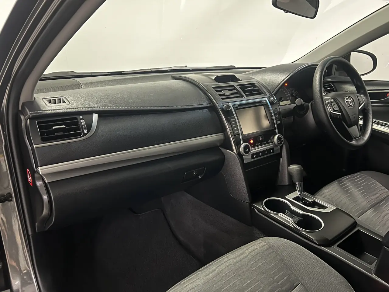 2016 TOYOTA CAMRY Gallery Image 14