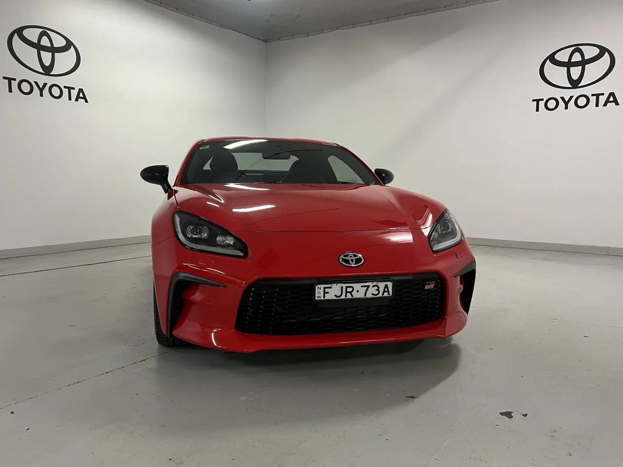 2024 TOYOTA GR86 Gallery Image 2