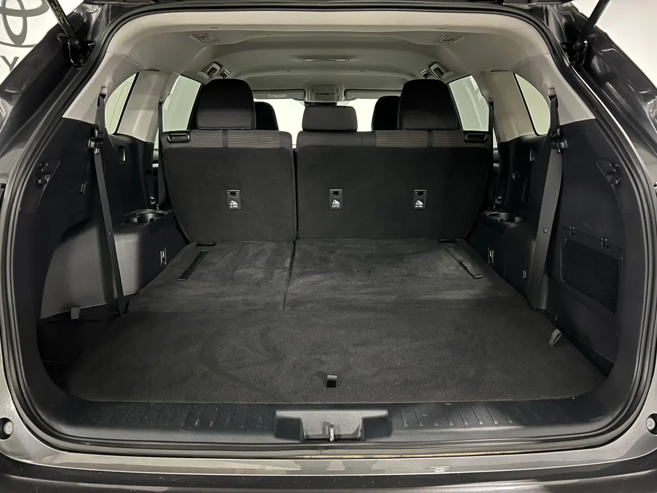 2022 TOYOTA KLUGER HYBRID Gallery Image 12