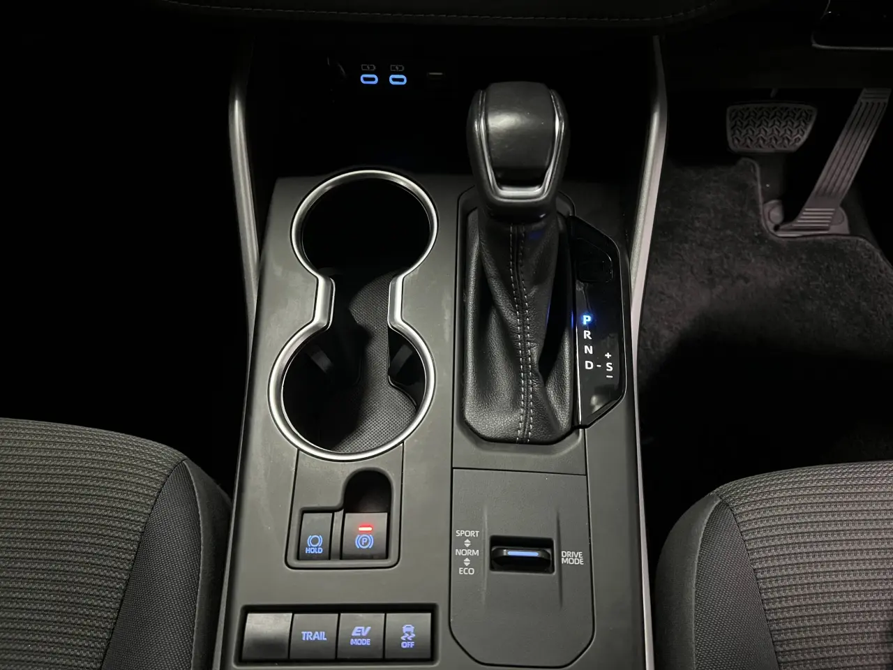2022 TOYOTA KLUGER HYBRID Gallery Image 20