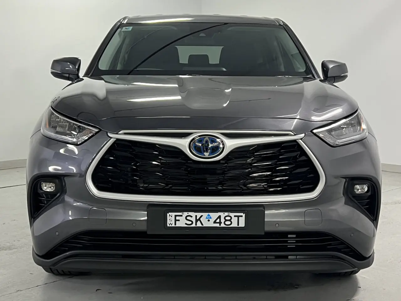 2022 TOYOTA KLUGER HYBRID Gallery Image 3