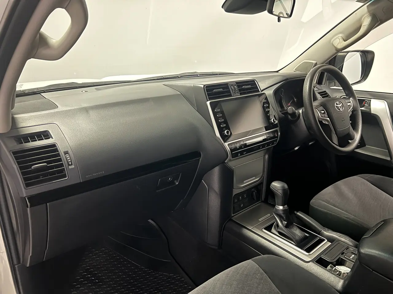 2020 TOYOTA PRADO Gallery Image 14