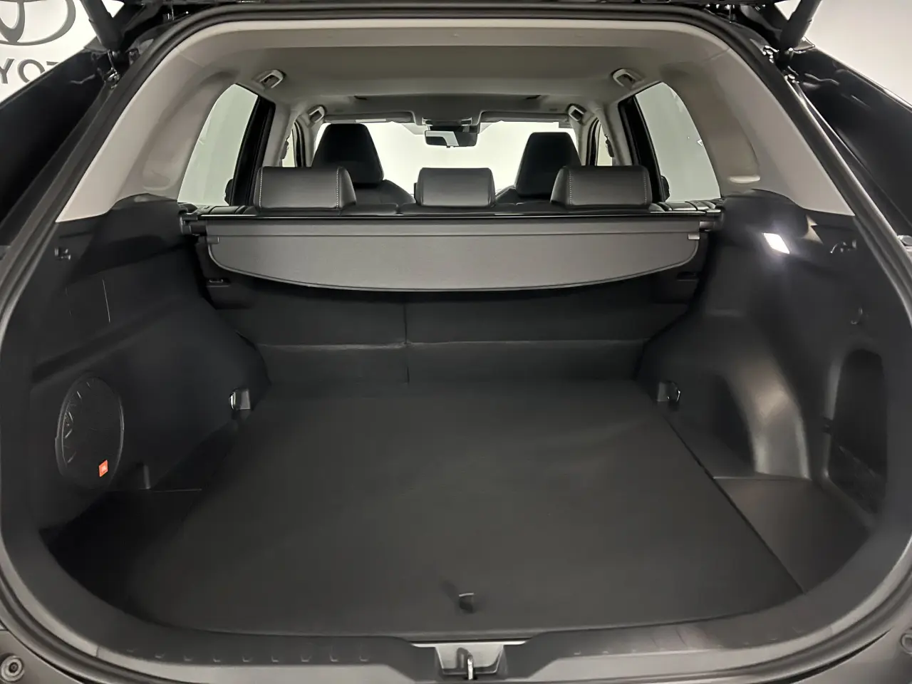 2025 TOYOTA RAV4 HYBRID Gallery Image 12