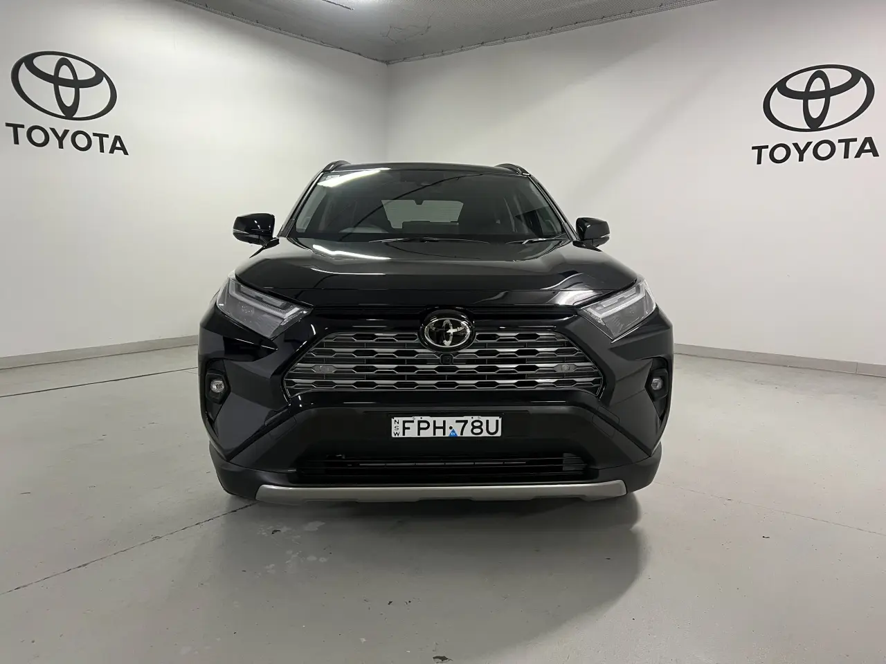 2025 TOYOTA RAV4 HYBRID Gallery Image 2