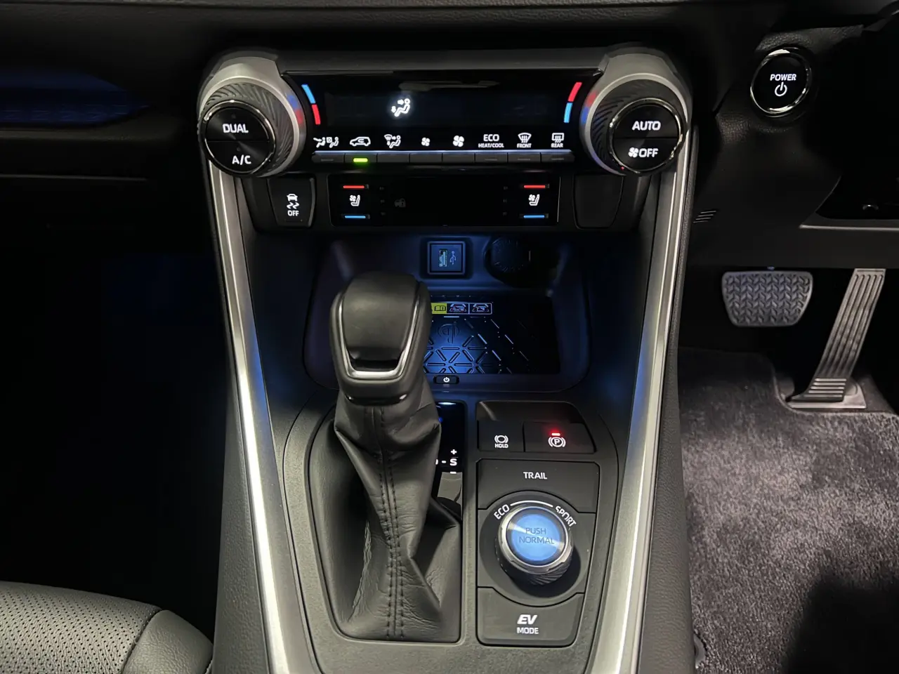 2025 TOYOTA RAV4 HYBRID Gallery Image 20