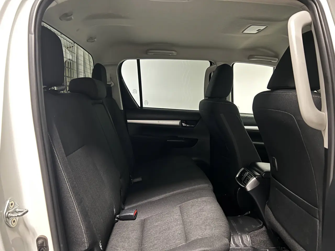 2023 TOYOTA HILUX Gallery Image 11