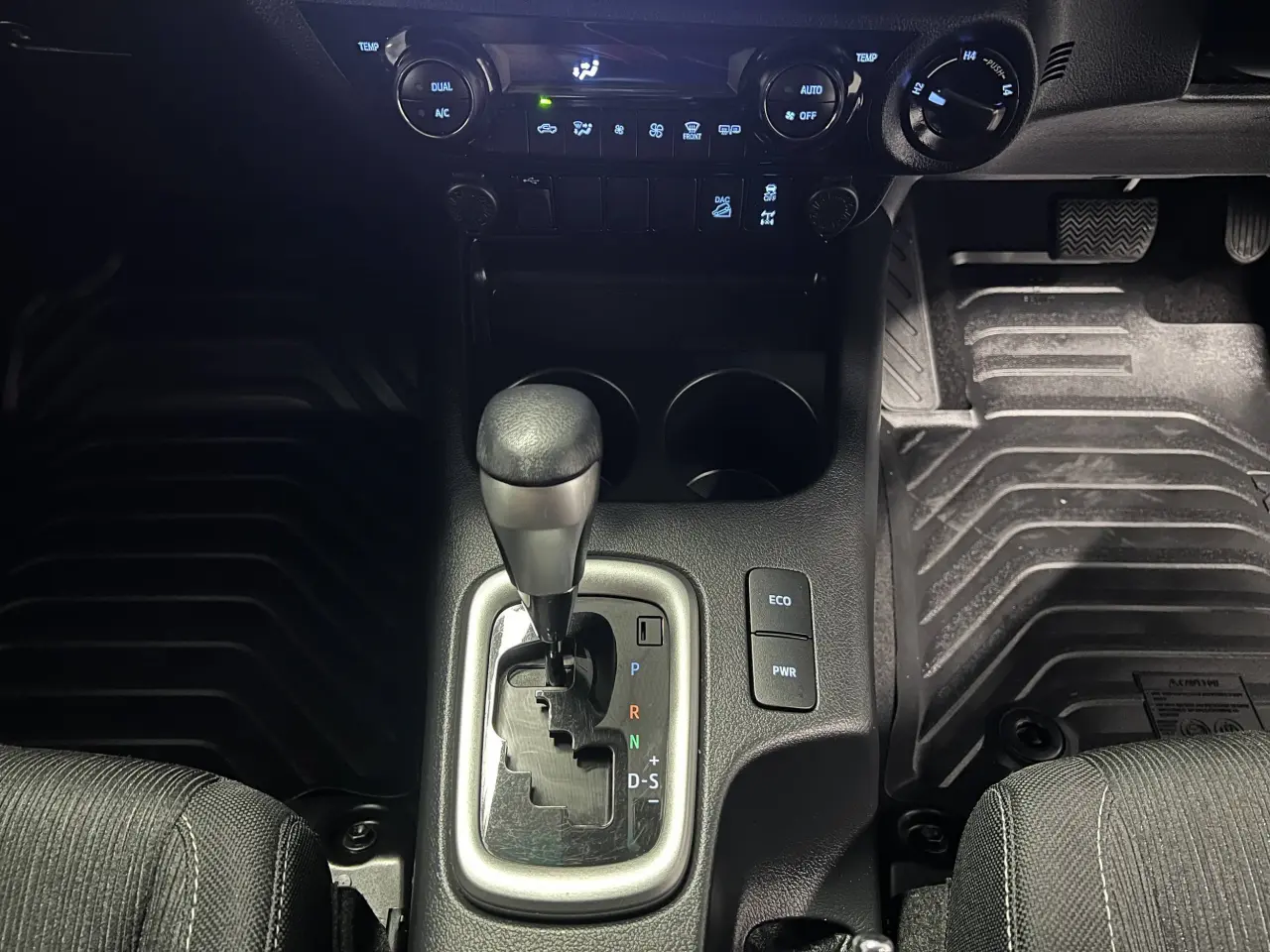 2023 TOYOTA HILUX Gallery Image 19